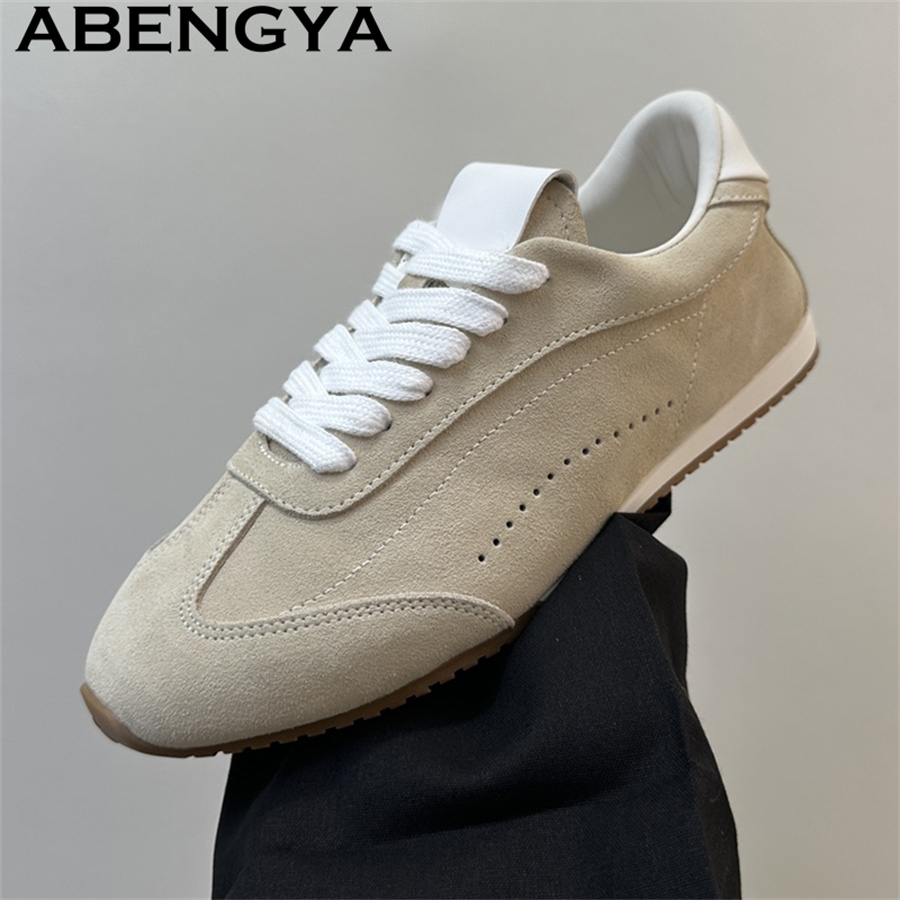 Running Z - Sepatu Kasual Bertali Wanita & Pria
